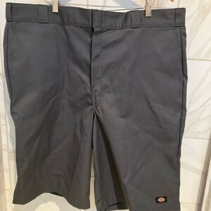 New with tags dickies men’s size 42 gray shorts